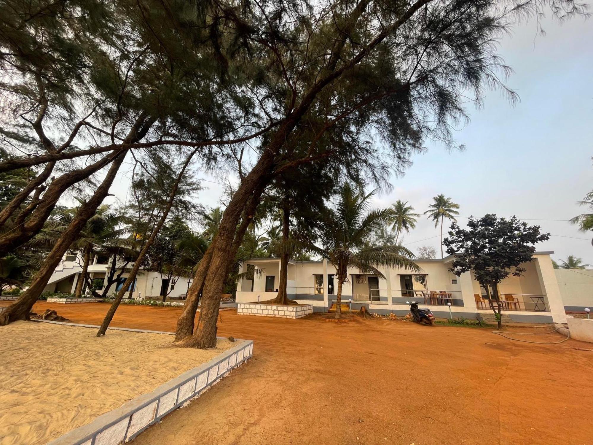 The Meraki Beach Resort Гокарна Екстериор снимка
